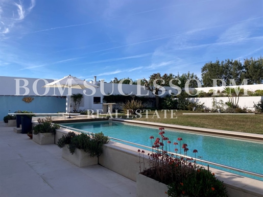 Villa Prime de 4 chambres au Golf Resort, Privée, Luxueuse, Spacieux, Sécurisée avec une lumière inc