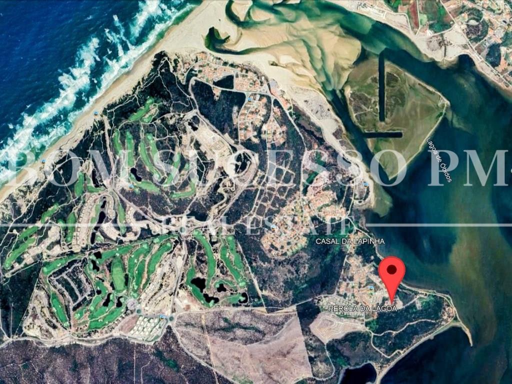 Great Location with amazing Obidos lagoon views, Plot of 659m2 with planning permission.