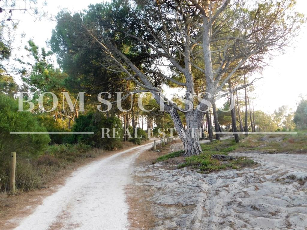 Great Location with amazing Obidos lagoon views, Plot of 659m2 with planning permission.