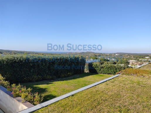 Bom Sucesso Golf Plot with Planning, Panoramic Views, 1201m2, 4 bed 247m2 Edwardo Souto Moura