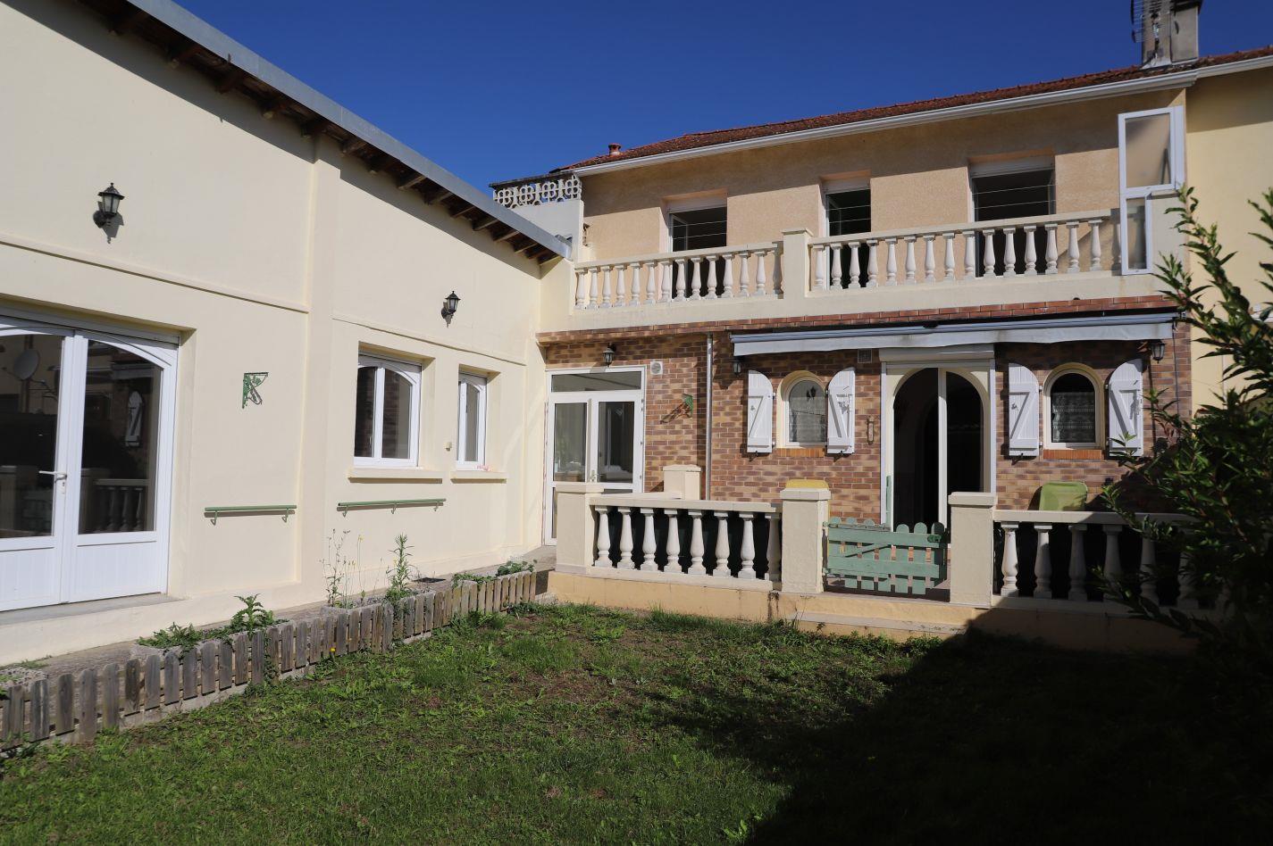 Purchase: House (09300)
