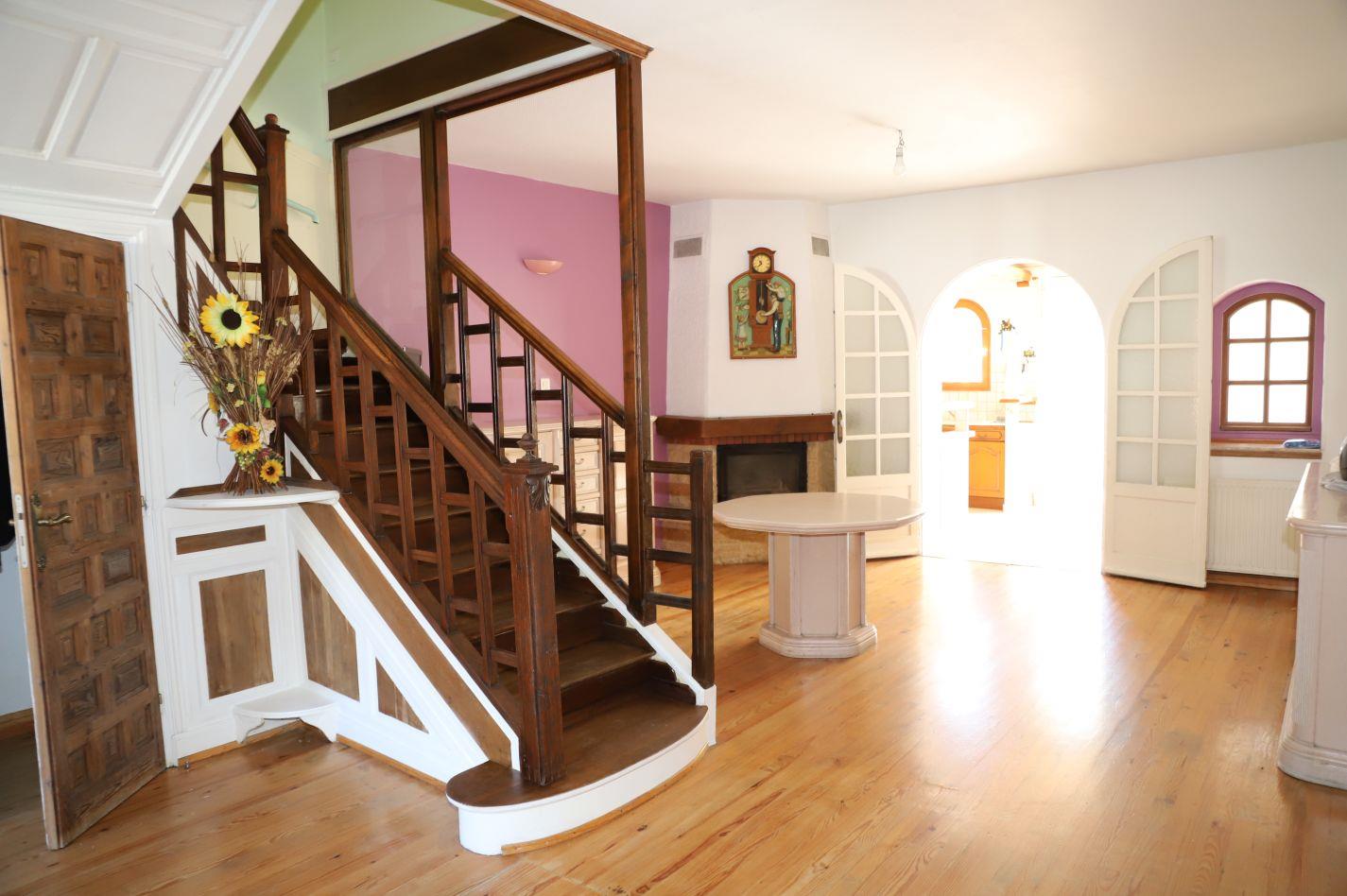 Purchase: House (09300)