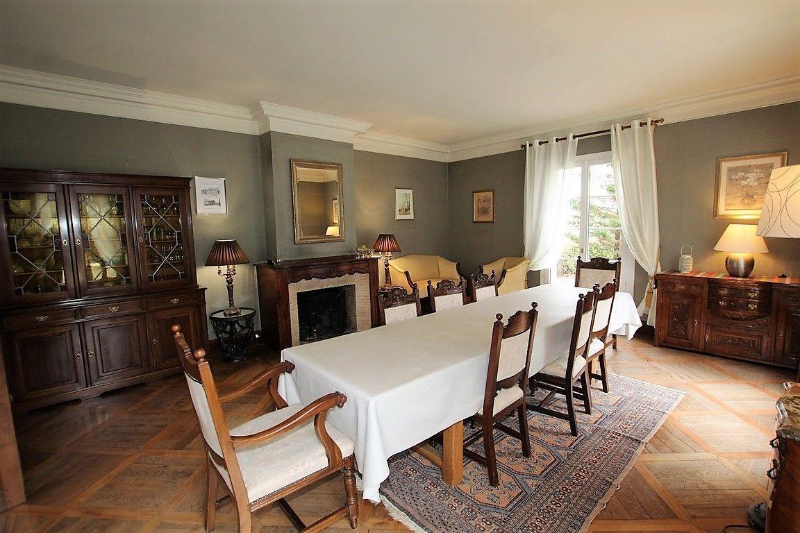 Purchase: House (09300)