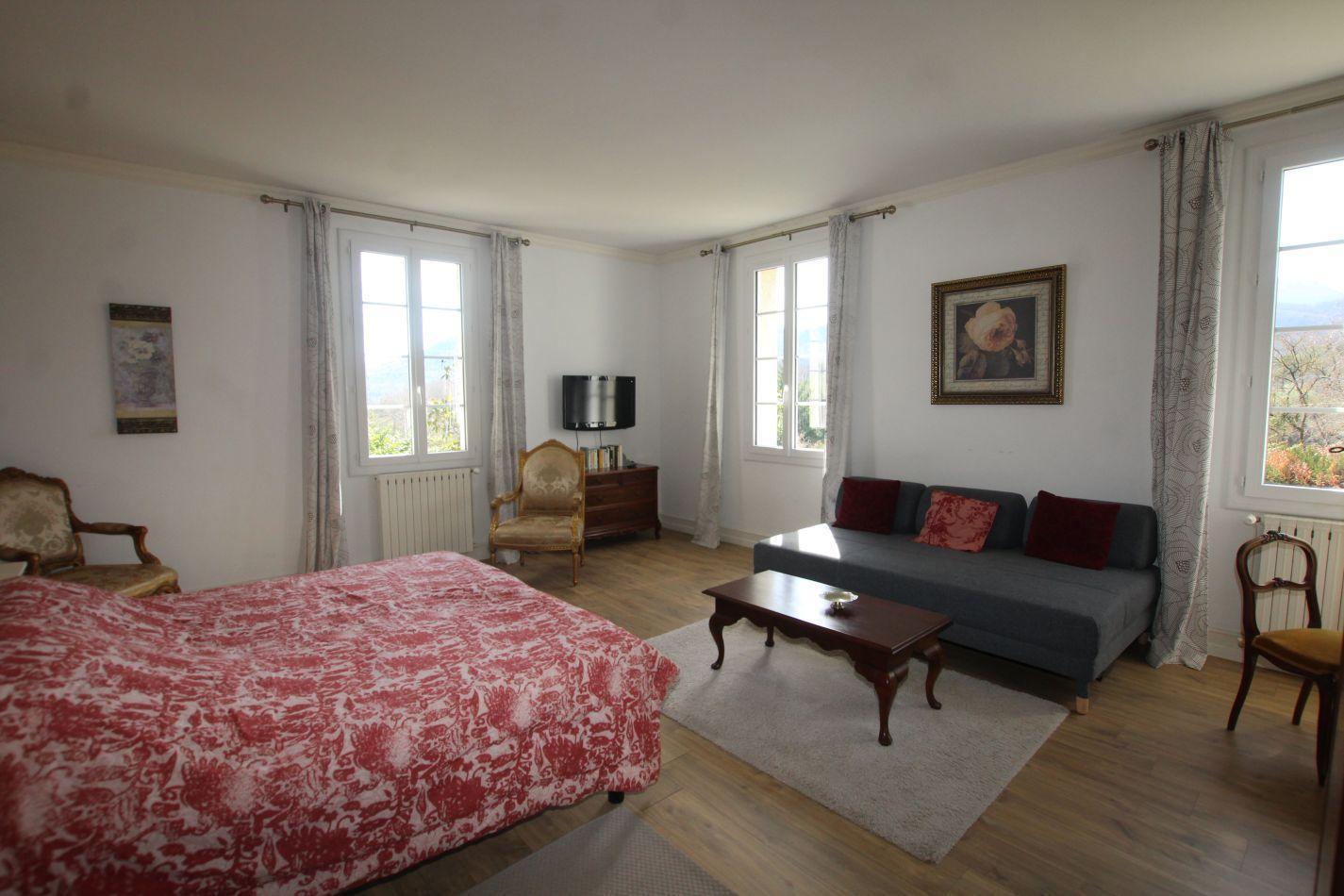 Purchase: House (09300)