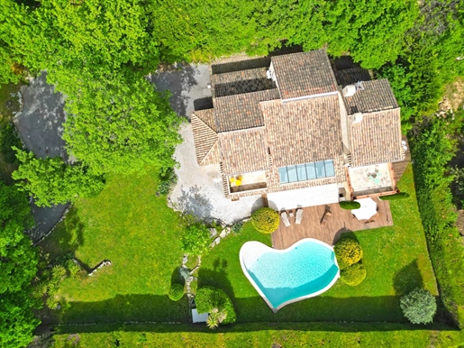 Roquefort-Les-Pins - Residential area