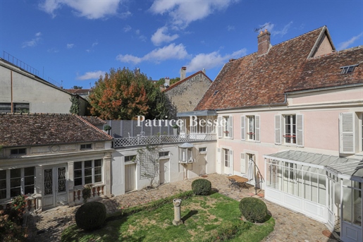 One of the most remarkable properties in the town centre of Provins, a Unesco heritage town nestled
