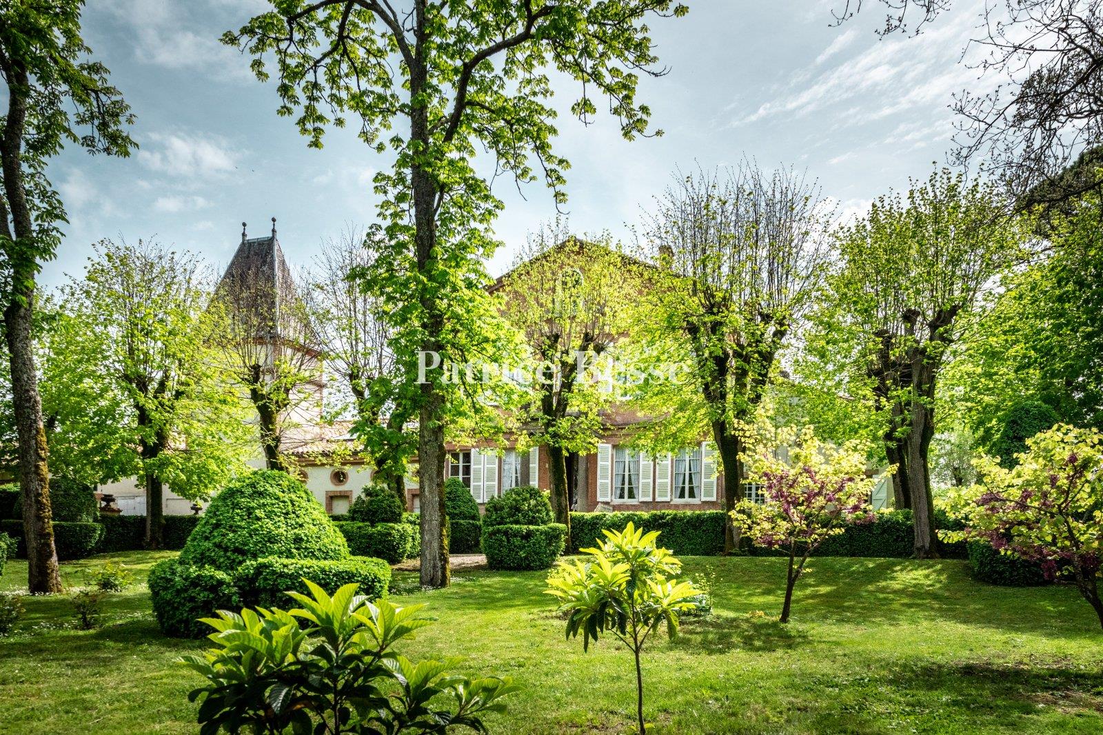 A grand 19th-century house with grounds that cover 1 5 hectares in a charming village 20 kilometres