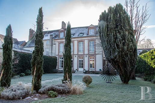 A renovated 18th-century house with a walled garden, nestled in the historical town of Sens, Burgund