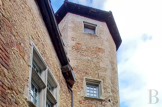 À la croisée des routes de l'Isère, un hôtel particulier du 16ème siècle.