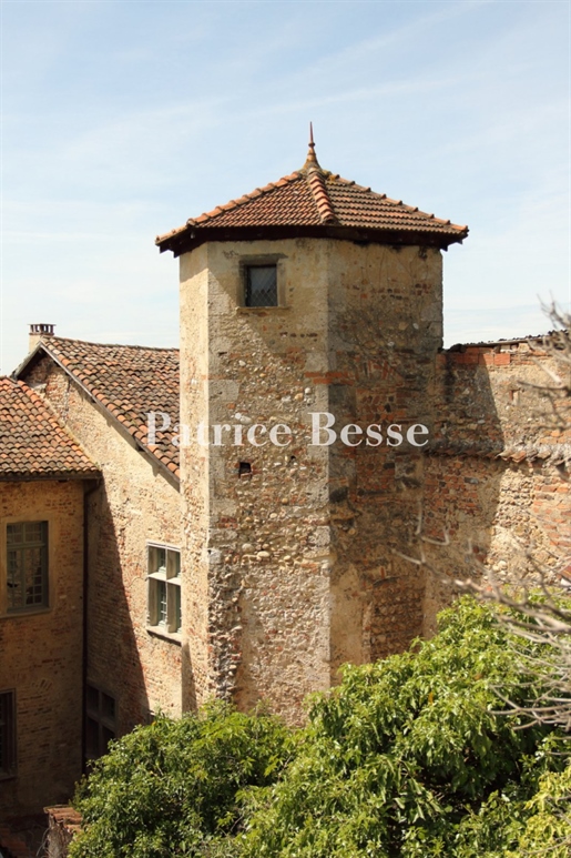 A 16th century residence in the heart of the Isère region.