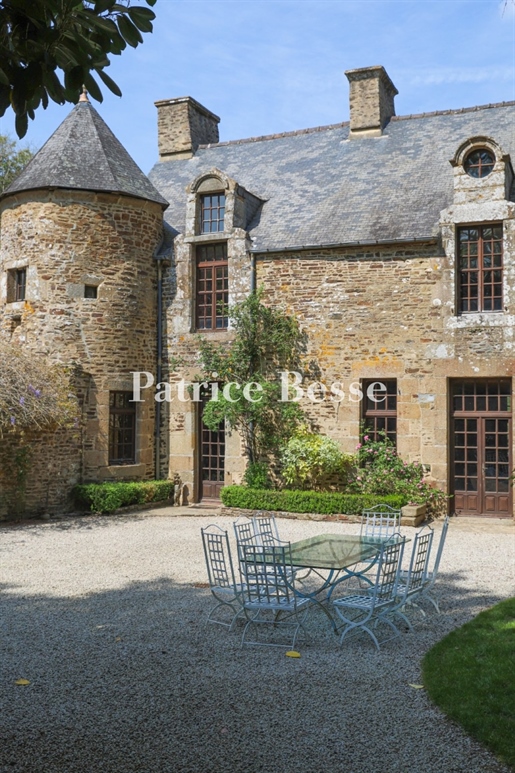 A 16th-century manor house set in 6 hectares of grounds in the south of the Cotentin peninsula.