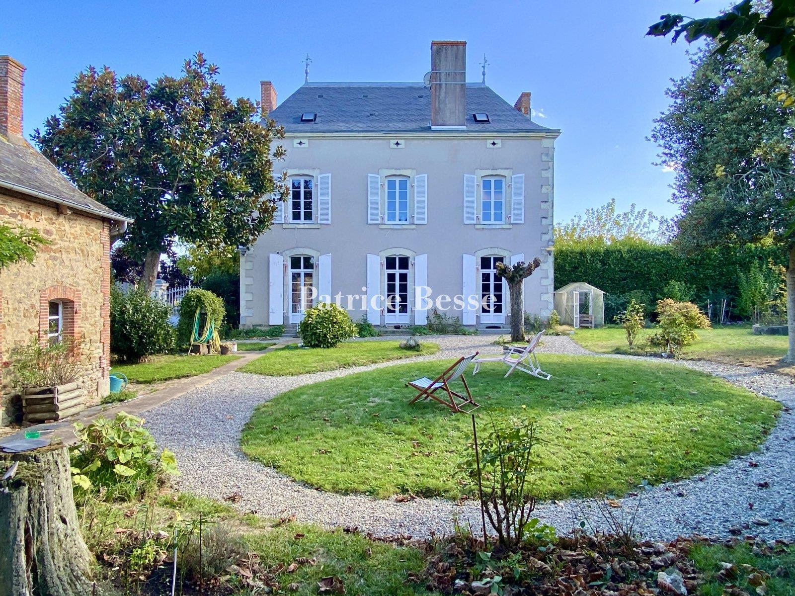 A grand nineteenth-century house with a garden and annexe in a historical town in the south of Franc