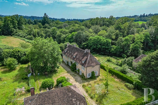 A 17th-century manor house, its outbuildings and 21 hectares of grounds between Limoges and Brive.