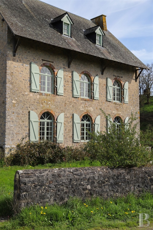 En Mayenne, dans la vallée de l'Erve, un ancien moulin à farine du milieu du 19e s.