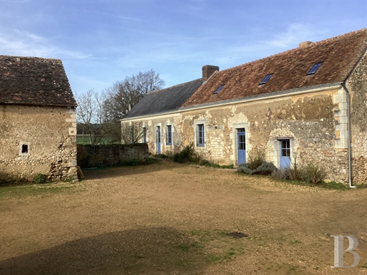 Dans la vallée du Loir, un ancien clos du 19e s restauré avec dépendances et jardin sur près de 3500