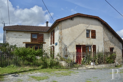 In Haute-Marne, in de Blaise vallei, een vakantiehuis aan het water.