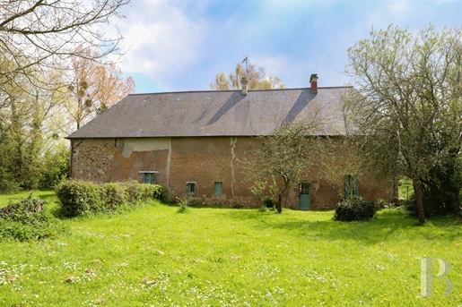 A 17th century house and its grounds of around 5,000 m² in the Cotentin and Bessin marshes regional