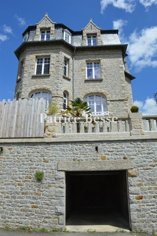 A Dinan, vicino al castello, l'ex casa di Roger Vercel, vincitore del Prix Goncourt nel 1934.