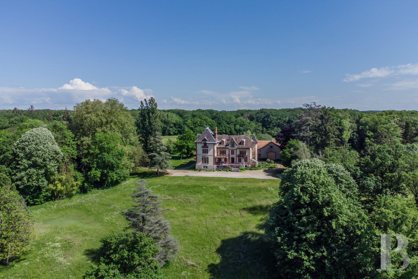 A villa with Art Nouveau interior décor and outbuildings on approximately 5 hectares of grounds, nes