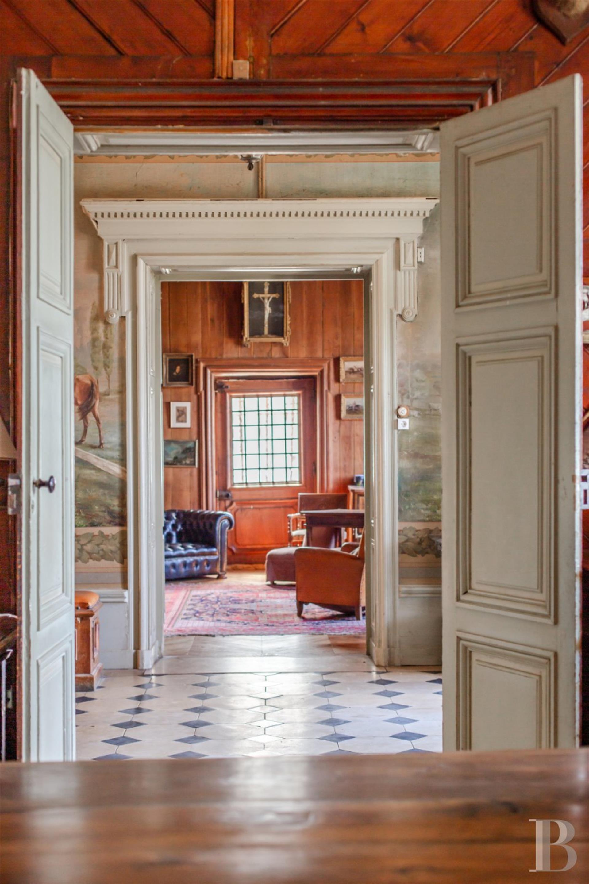 A villa with Art Nouveau interior décor and outbuildings on approximately 5 hectares of grounds, nes