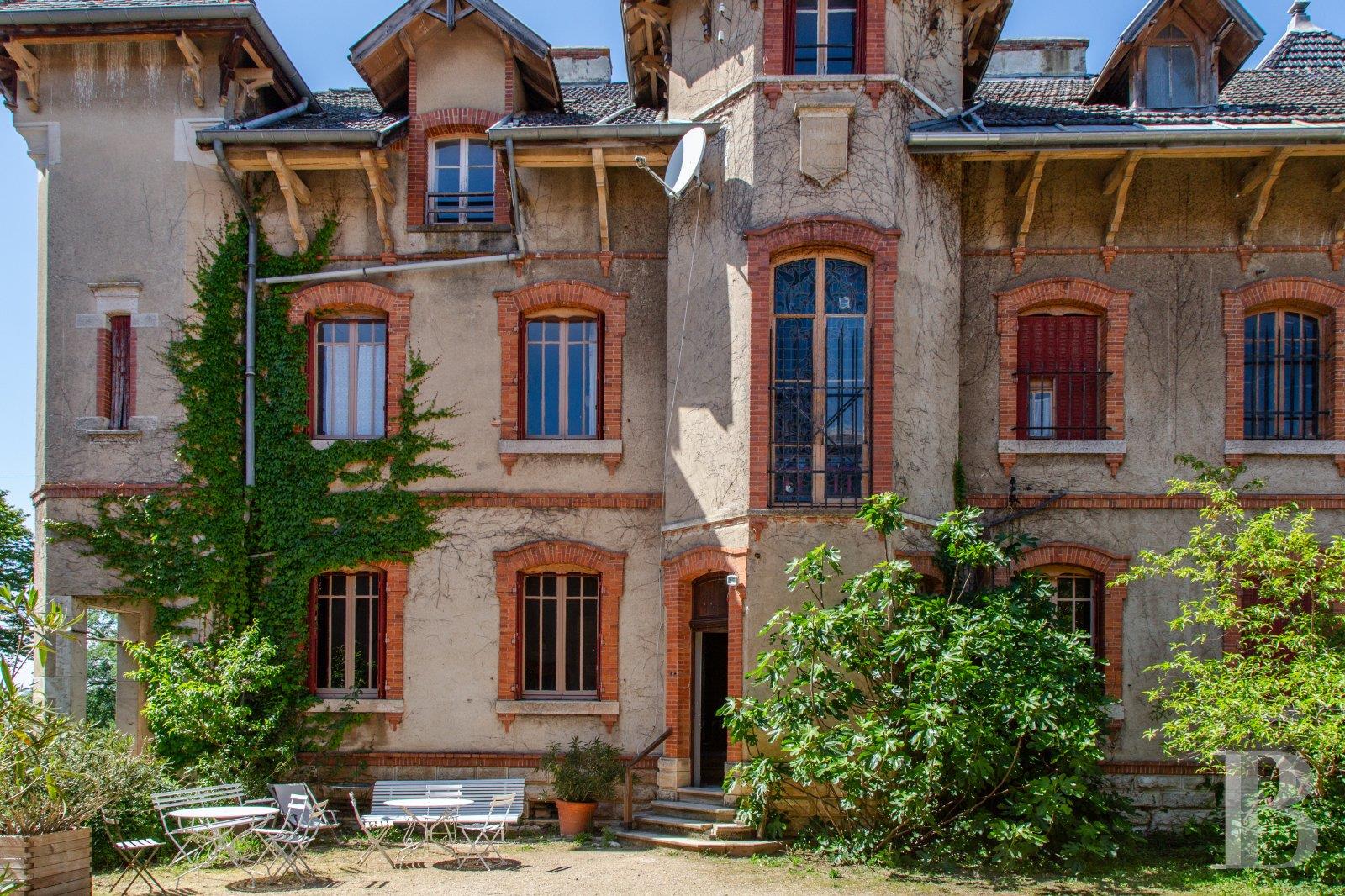 A villa with Art Nouveau interior décor and outbuildings on approximately 5 hectares of grounds, nes