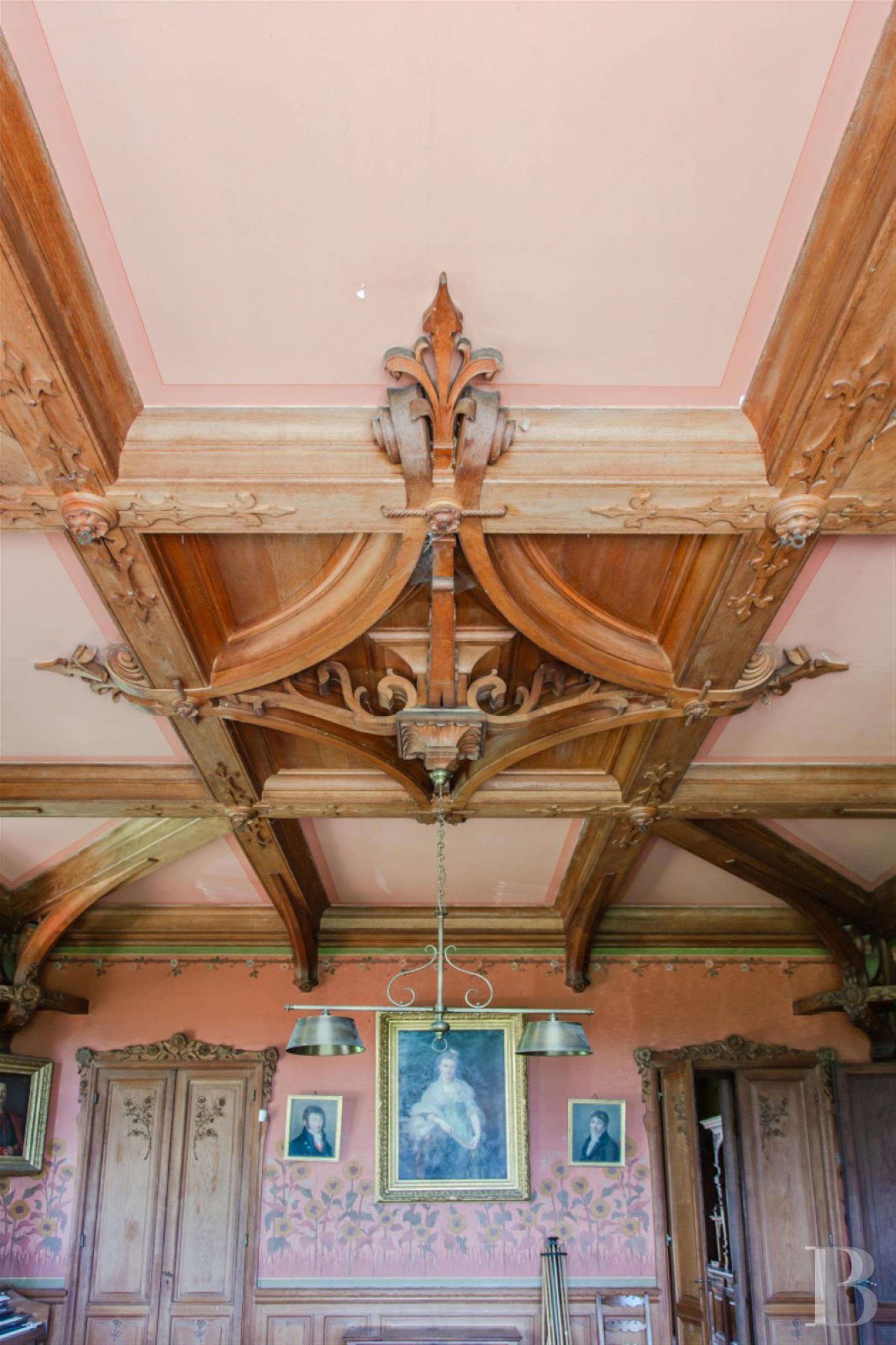 A villa with Art Nouveau interior décor and outbuildings on approximately 5 hectares of grounds, nes
