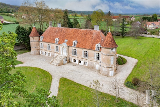 In der Nièvre, zwischen Puisaye und Morvan, ein imposantes Schloss aus dem 18. Jahrhundert, sein Ga
