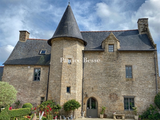 A 16th century manor house, its 3 hectare park and heated swimming pool in Brittany, in the Trégor r