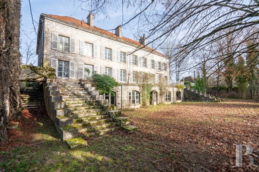 A country house with 8,600m² of grounds, nestled in the Forêts national park in northern Burgundy.