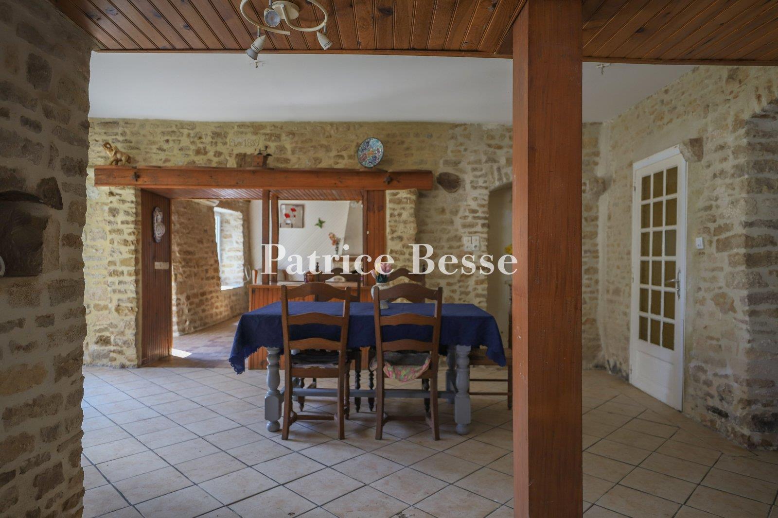 Köp: Hus (50700)