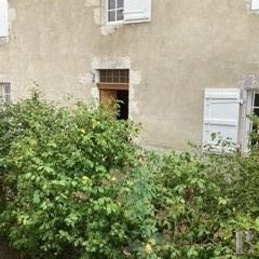En el centro de Lot-et-Garonne, una casa de pueblo, una antigua bastida del siglo XIII, con todas l