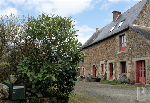 Entre Rennes et Saint-Malo, dans un bocage breton vallonné, une maison de la fin du 17e s rénovée av