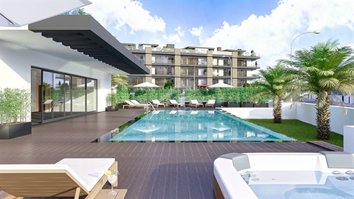 T2 Penthouse-Wohnung in Tavira mit Pool