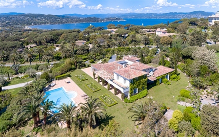 Saint-Tropez - Beautiful Florentine style property in the heart of the prestigious private domain of