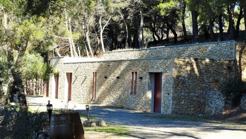 This beautiful 35 ha vineyard property is ranked amongst the most emblematic of Provence and offers