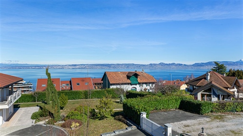 In Neuveucelle, in a quiet and sought after area, very large house of 324.76 m2 of living space with