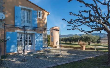 18Th century bastide with 13.5 ha vineyard in the Luberon.

This magnificent 18th century