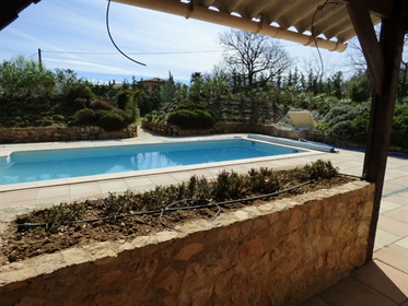 Situated on about 4000 m2 of land, the property comprises several buildings.

The main hou