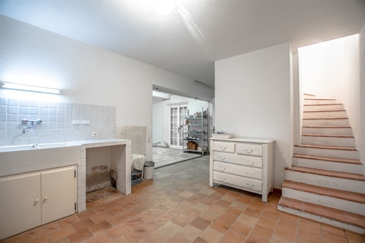 Situated in a secure residential domain in a sought-after part of Sainte Maxime, within easy reach o