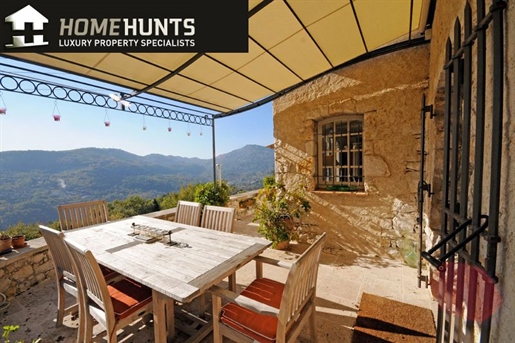 A charming Provencal part-stone 6 bedroom villa, fully renovated in 2007. Approximately 5 minutes fr