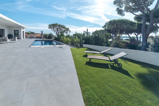 Villa for sale Sainte-Maxime. Close to the Croisette beaches and tennis courts, in a quiet and resid