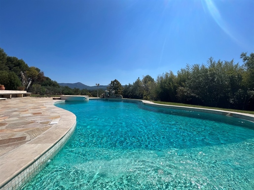 This magnificent property nestles in a small village 25 minutes south-east of Aix-en-Provence. 