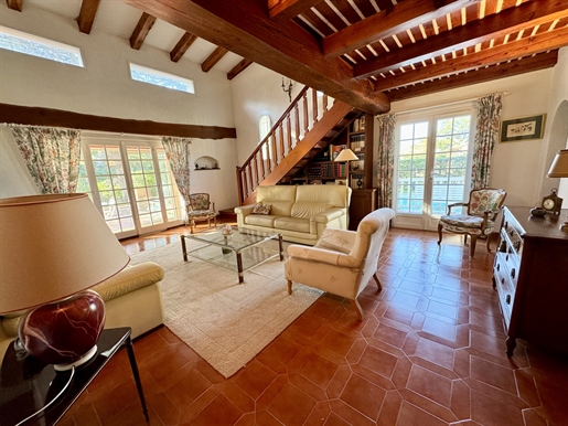 In a secure private estate, come and discover this plush traditional villa ideal family home, with 1