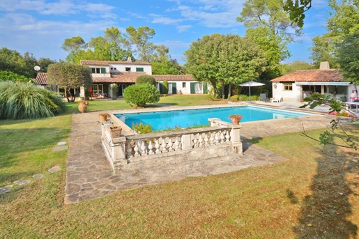 Situated in a quiet, gated community within walking distance to the village of Valbonne, this beauti