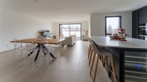 New luxury apartment

Located in Annecy-le-Vieux, this luxury apartment enjoys a clear vie