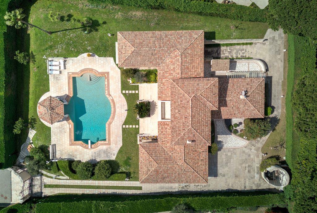 Purchase: House (06160)