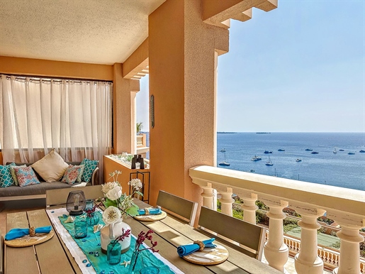 2-Bed apartment enjoying panoramic views over the Cannes Bay, located in luxury residence with caret