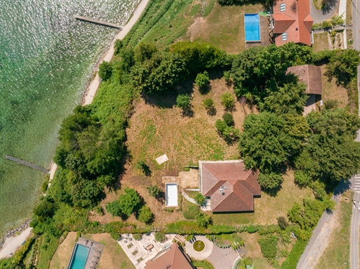 Excenevex Geneva Lake front property

Exceptional opportunity to acquire a property to mod