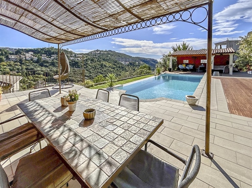 This villa is nestled in the heart of the picturesque village of La Turbie. This splendid residence