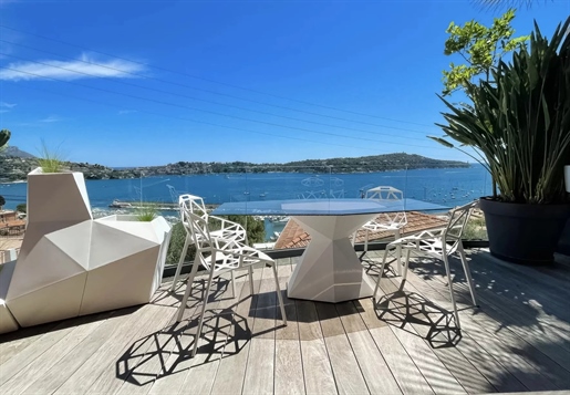 Villefranche sur mer: Ideally located near the city center and the Port of Darse, very nice Villa of